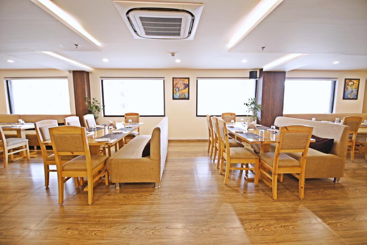 Spectrum Resort, Spa & Residences Udaipur Exterior foto